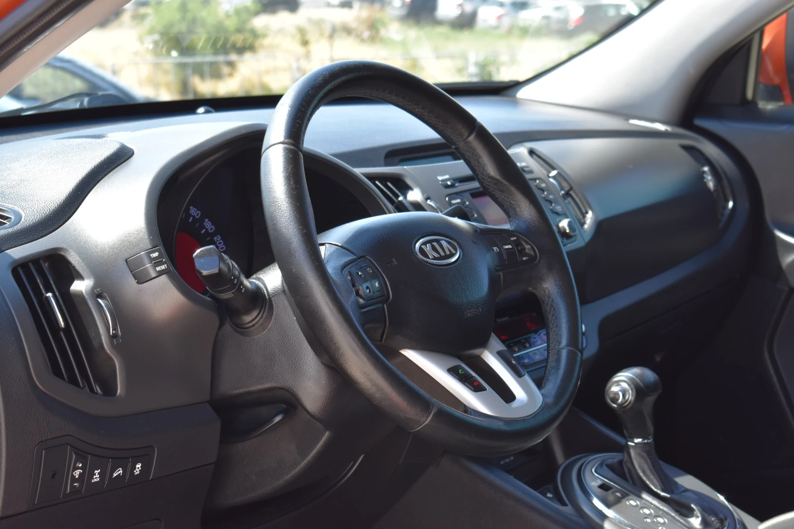 Kia Sportage 2.0i* 4x4* AUTOMAT* Сервизна история, снимка 9 - Автомобили и джипове - 55627636