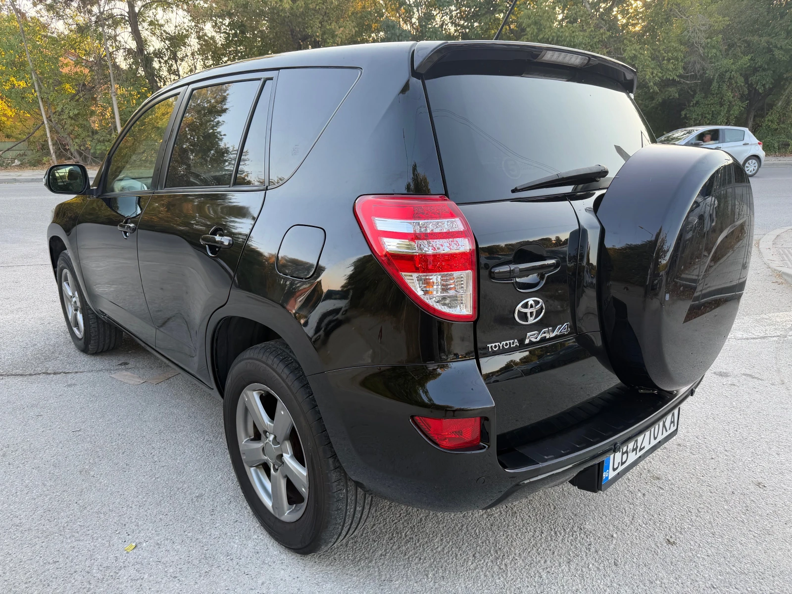 Toyota Rav4 2.0 VALVE, снимка 3 - Автомобили и джипове - 56164832