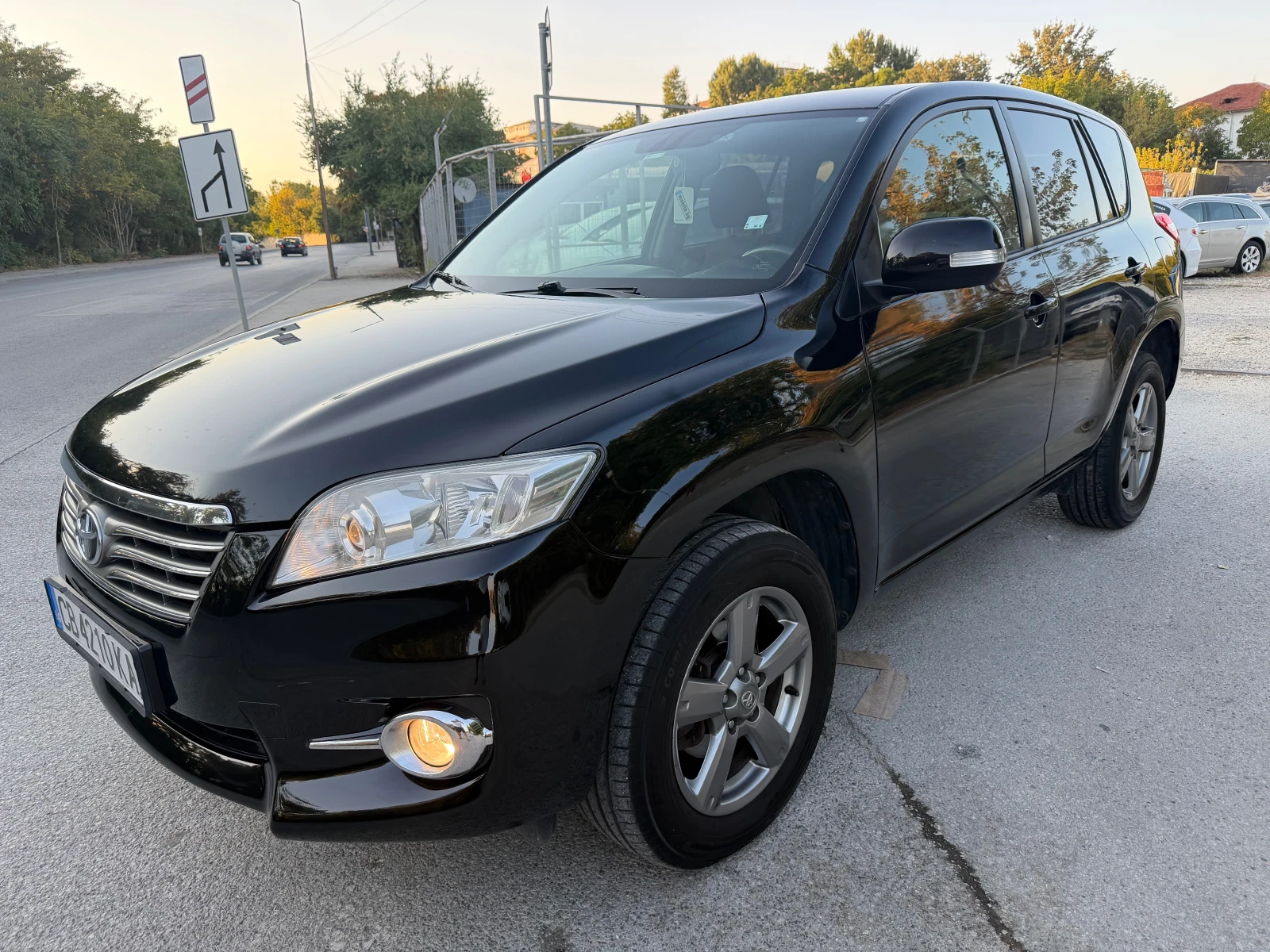 Toyota Rav4 2.0 VALVE, снимка 2 - Автомобили и джипове - 56164832
