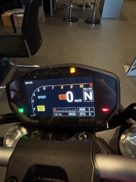 Ducati Monster 821, снимка 17