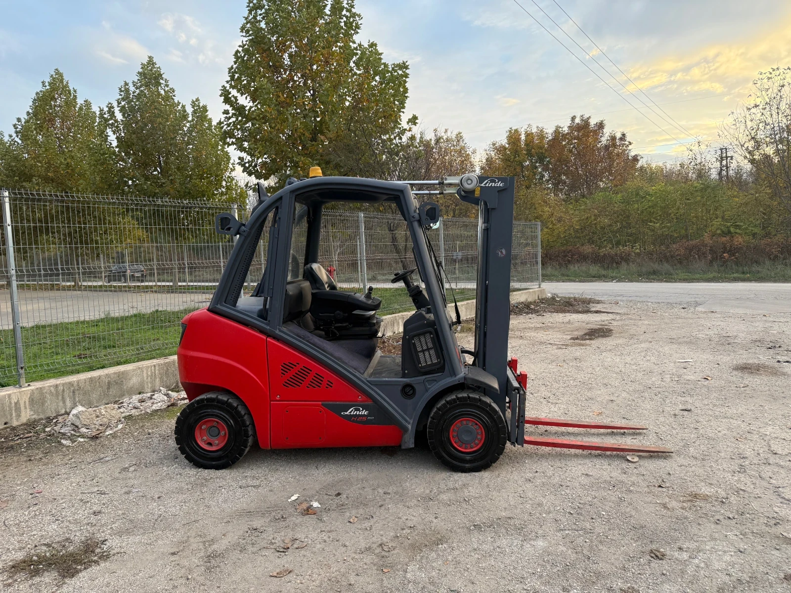 Мотокар Linde Diesel , снимка 3 - Индустриална техника - 56335205