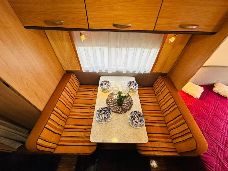 Каравана Burstner Premio 480 TK , снимка 6 - Каравани и кемпери - 44003337