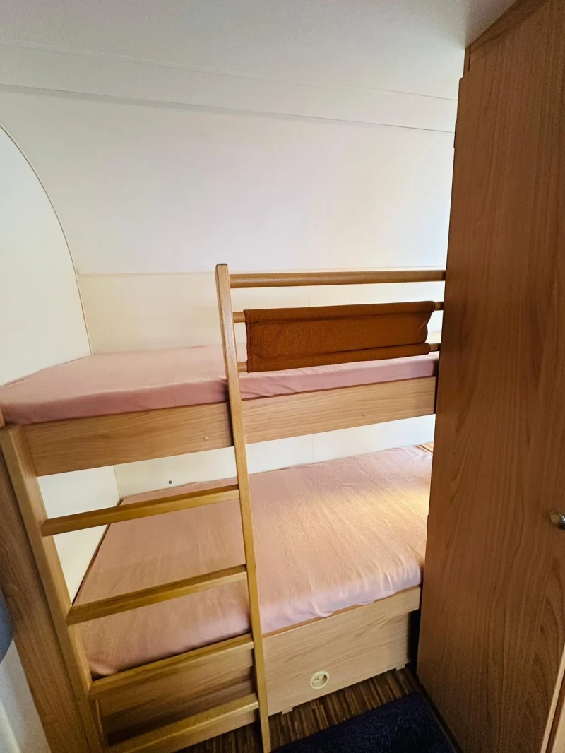 Каравана Burstner Premio 480 TK , снимка 11 - Каравани и кемпери - 44003337