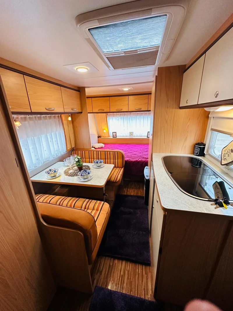 Каравана Burstner Premio 480 TK , снимка 9 - Каравани и кемпери - 44003337