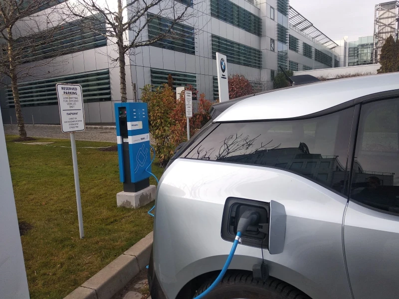 BMW i3 90 Аh-CAMERA-ADAPTIVE LED-ТЕРМОПОМПА, снимка 11 - Автомобили и джипове - 47209774