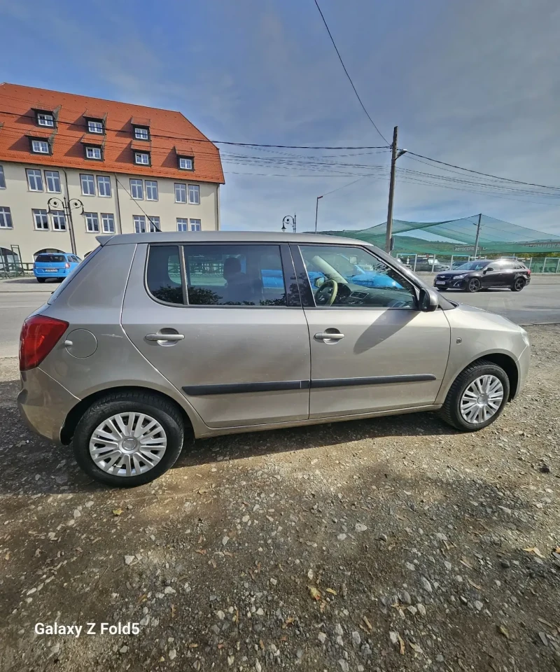 Skoda Fabia, снимка 10 - Автомобили и джипове - 47510119