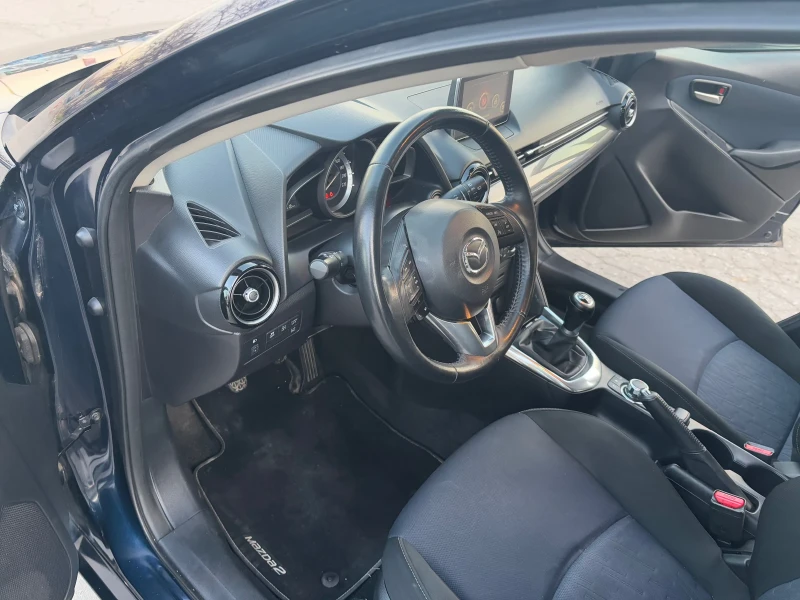 Mazda 2 1, 5  i 90 k.c. Skyactiv  Navi , снимка 11 - Автомобили и джипове - 48869556