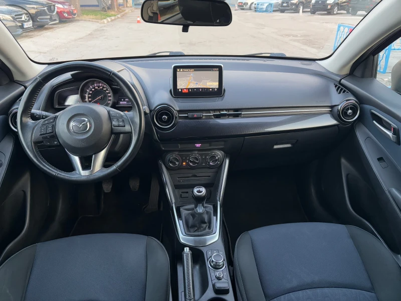 Mazda 2 1, 5  i 90 k.c. Skyactiv  Navi , снимка 10 - Автомобили и джипове - 48869556