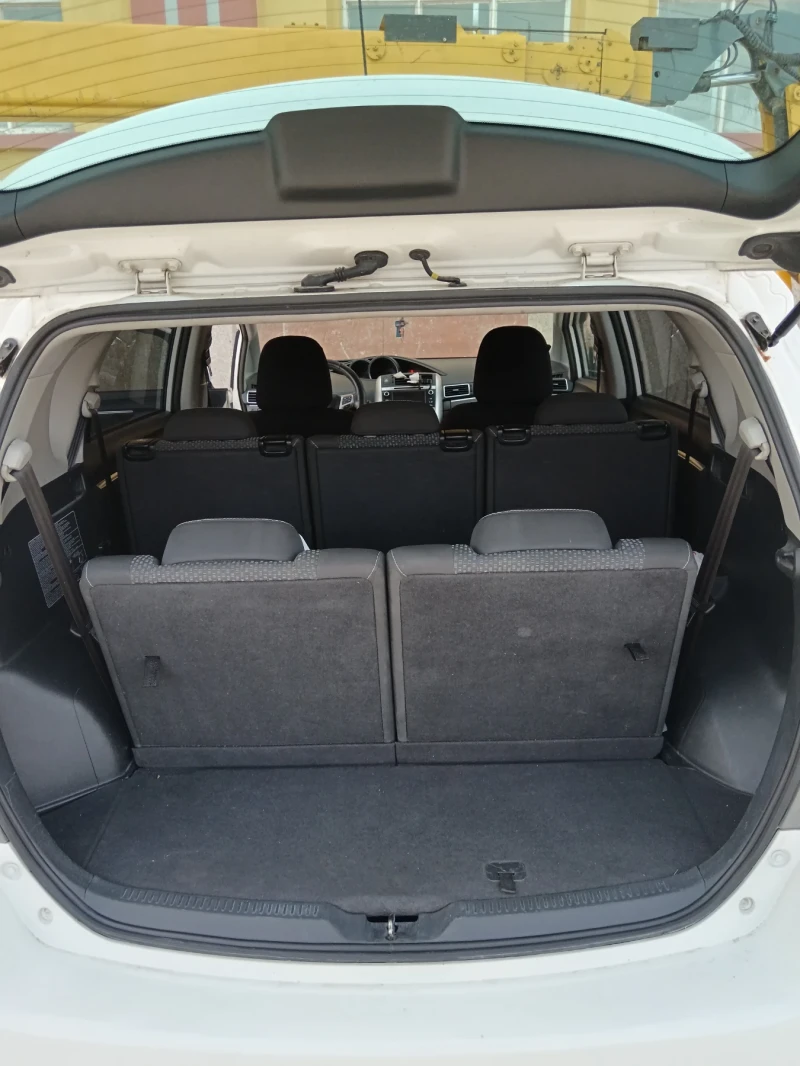 Toyota Verso 2000 D4D 126k.c 6+ 1, снимка 14 - Автомобили и джипове - 50393663