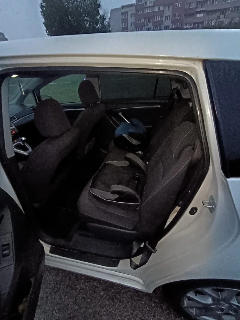 Toyota Verso 2000 D4D 126k.c 6+ 1, снимка 9 - Автомобили и джипове - 50393663