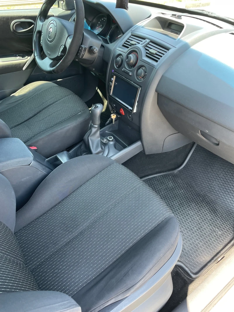 Renault Megane Задна камера , снимка 10 - Автомобили и джипове - 52039052