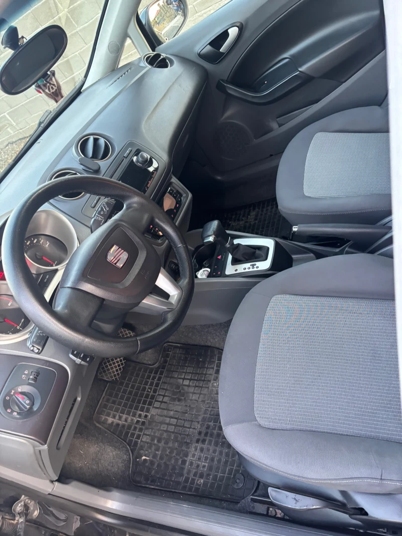 Seat Ibiza, снимка 8 - Автомобили и джипове - 52829812