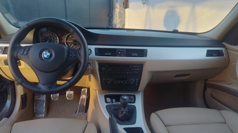 BMW 320, снимка 13 - Автомобили и джипове - 51781367