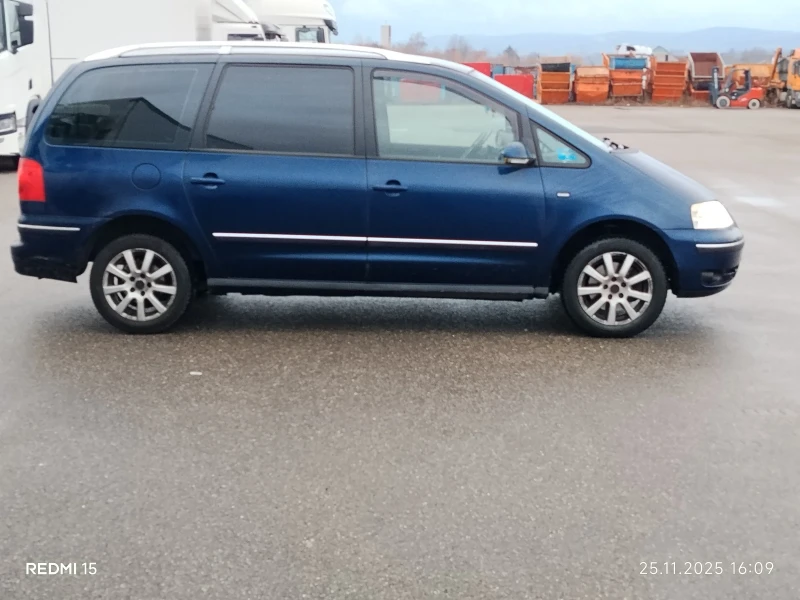 VW Sharan 2.0TDI, снимка 4 - Автомобили и джипове - 52728226