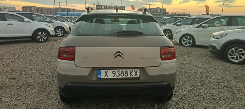 Citroen C4 Cactus 1.6HDI * EURO6 * ОБСЛУЖЕН , снимка 4 - Автомобили и джипове - 52755594