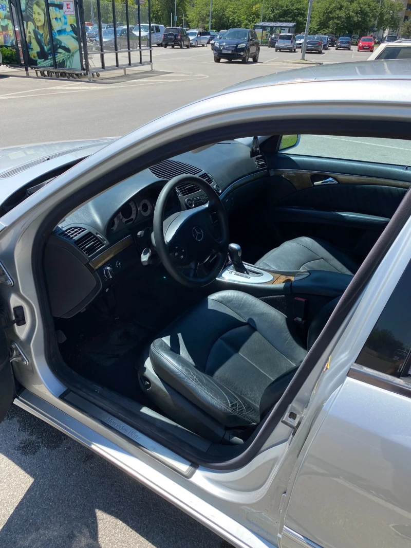 Mercedes-Benz E 200 Газ-Бензин, снимка 3 - Автомобили и джипове - 53476727