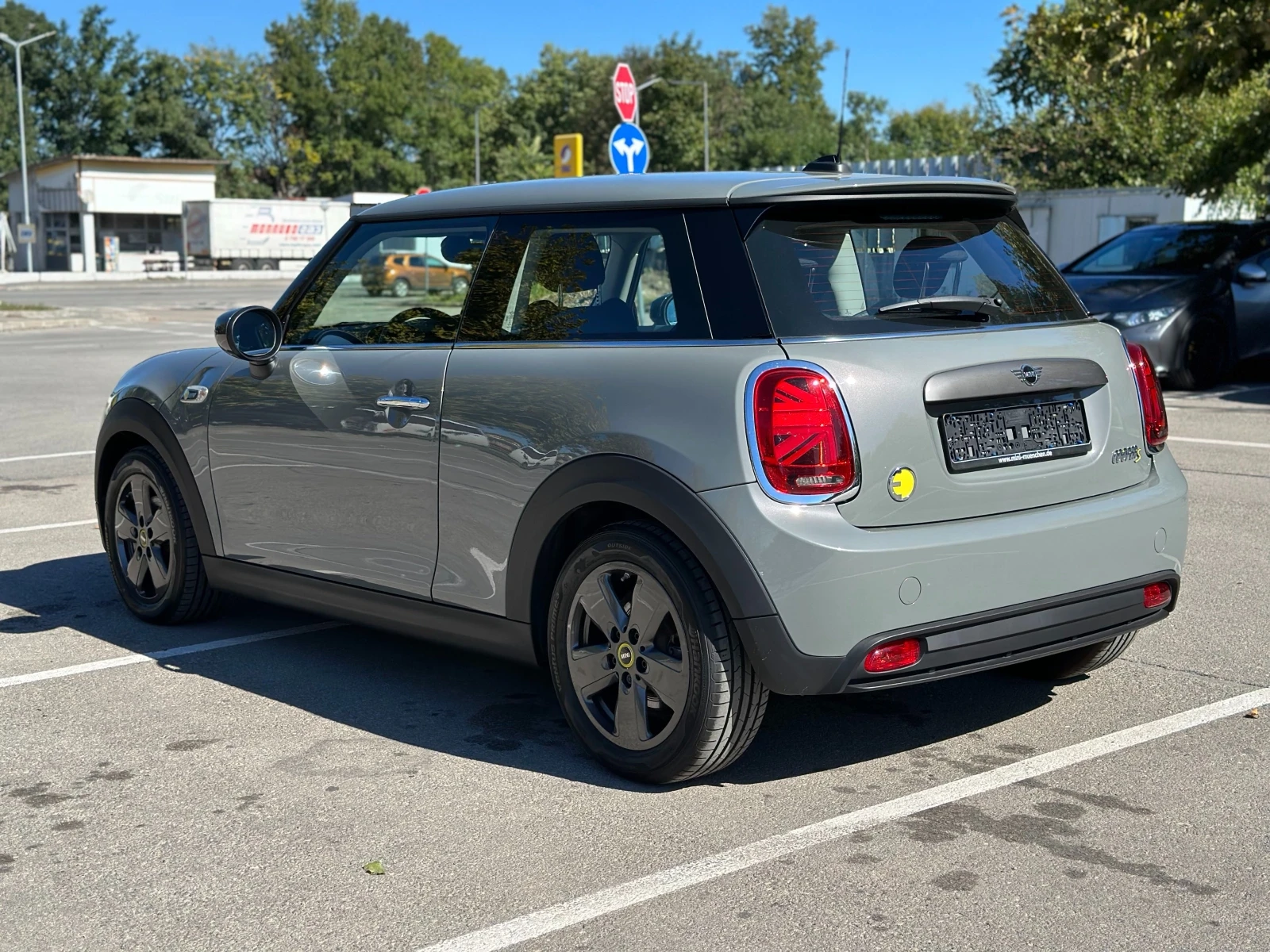 Mini Cooper SE - изображение 3