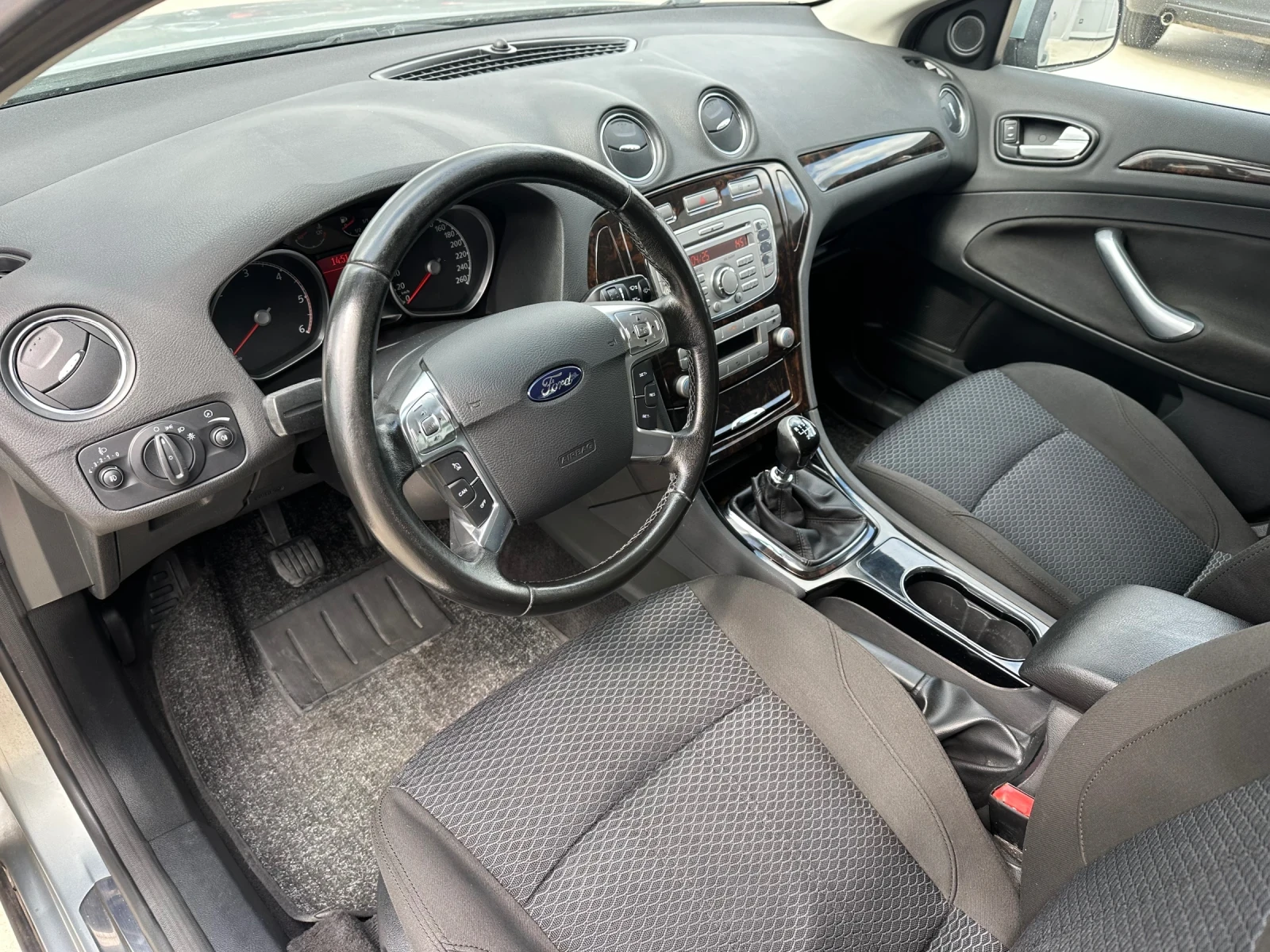 Ford Mondeo 2.0* 140ps* Ghia* 6 скорости - изображение 9