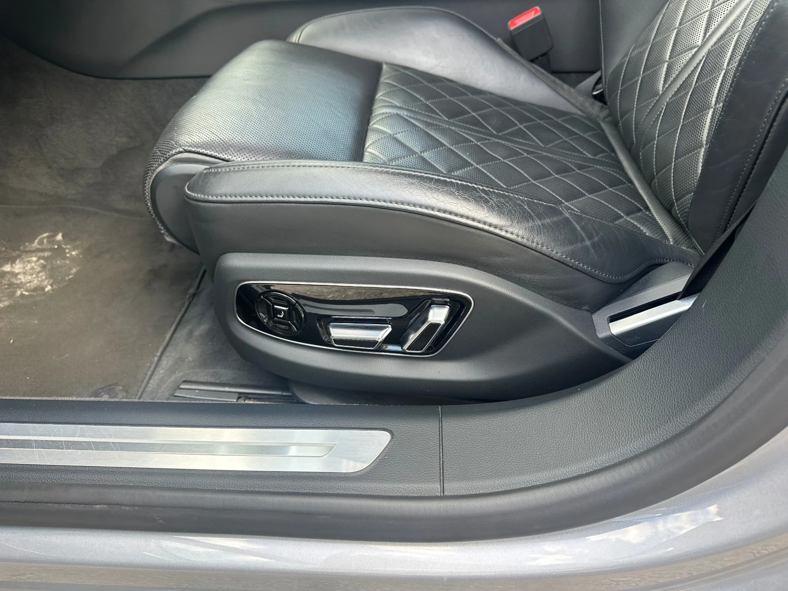Audi A8 5.0-286 к.с.S-Line MATRIX - изображение 7