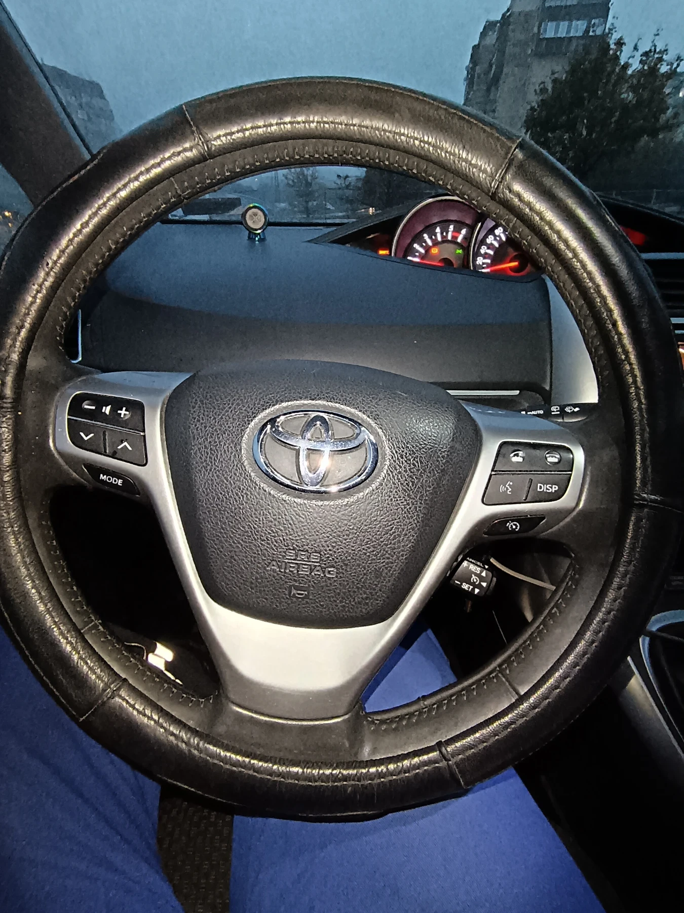 Toyota Verso 2000 D4D 126k.c 6+ 1 - изображение 5