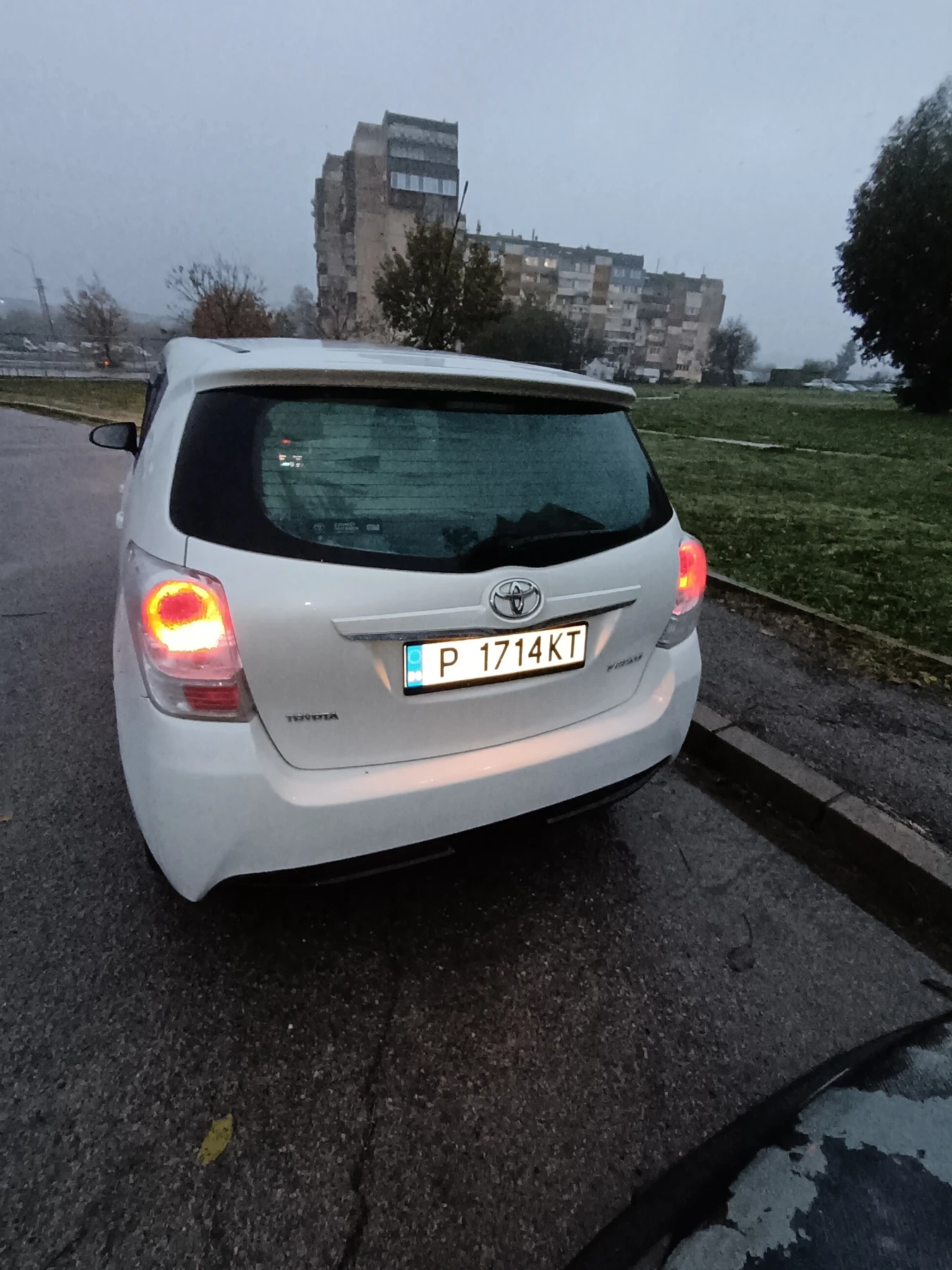 Toyota Verso 2000 D4D 126k.c 6+ 1 - изображение 2