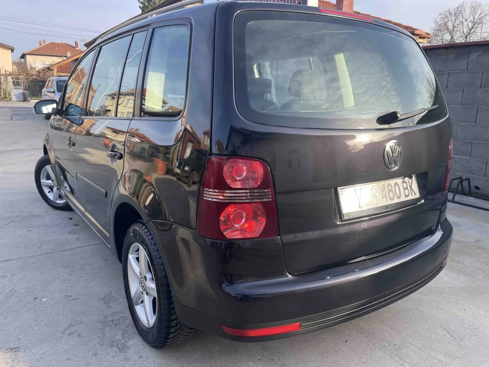 VW Touran Ван - изображение 2