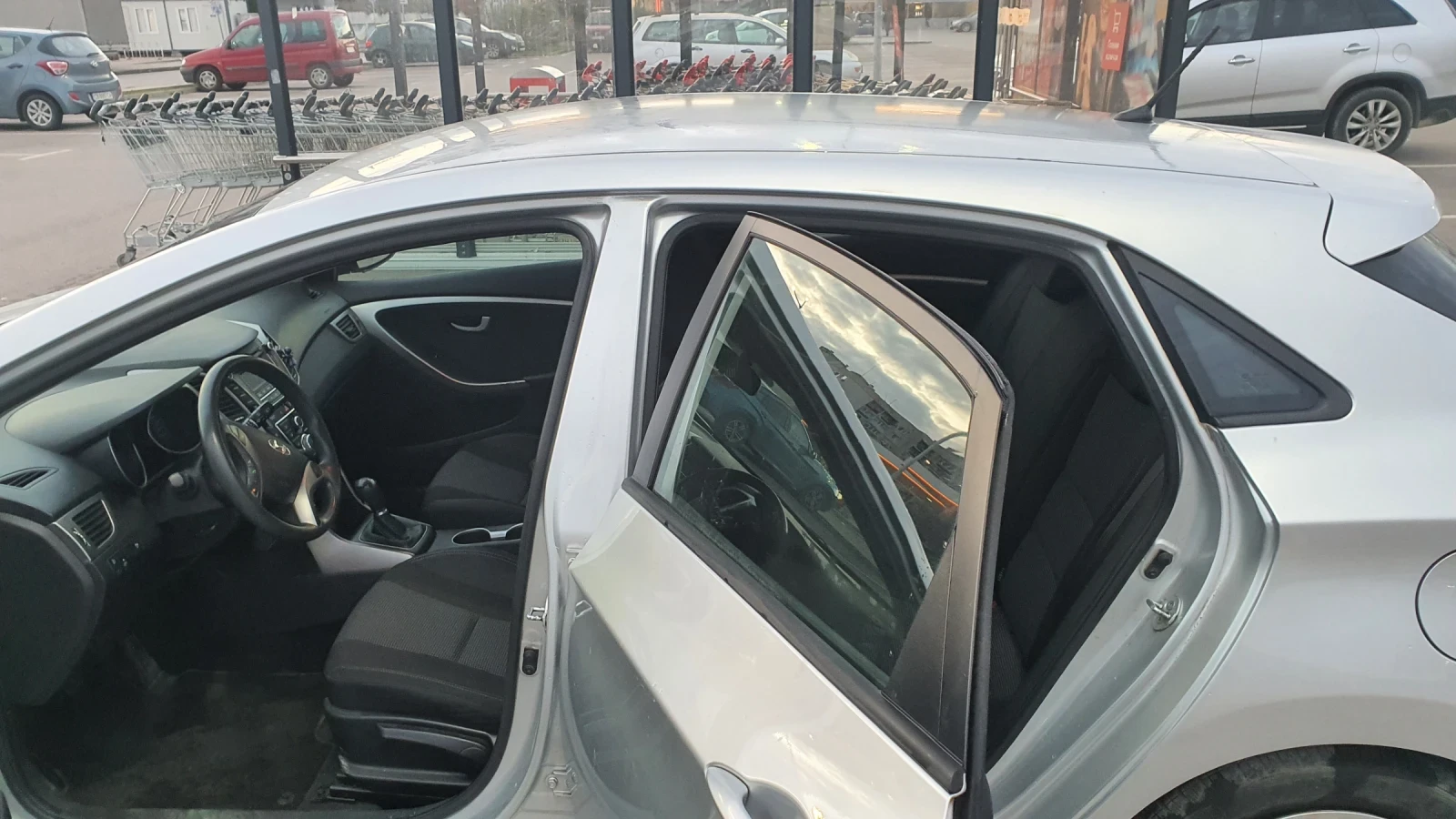 Hyundai I30 1.4 GAS 171 000km - изображение 7