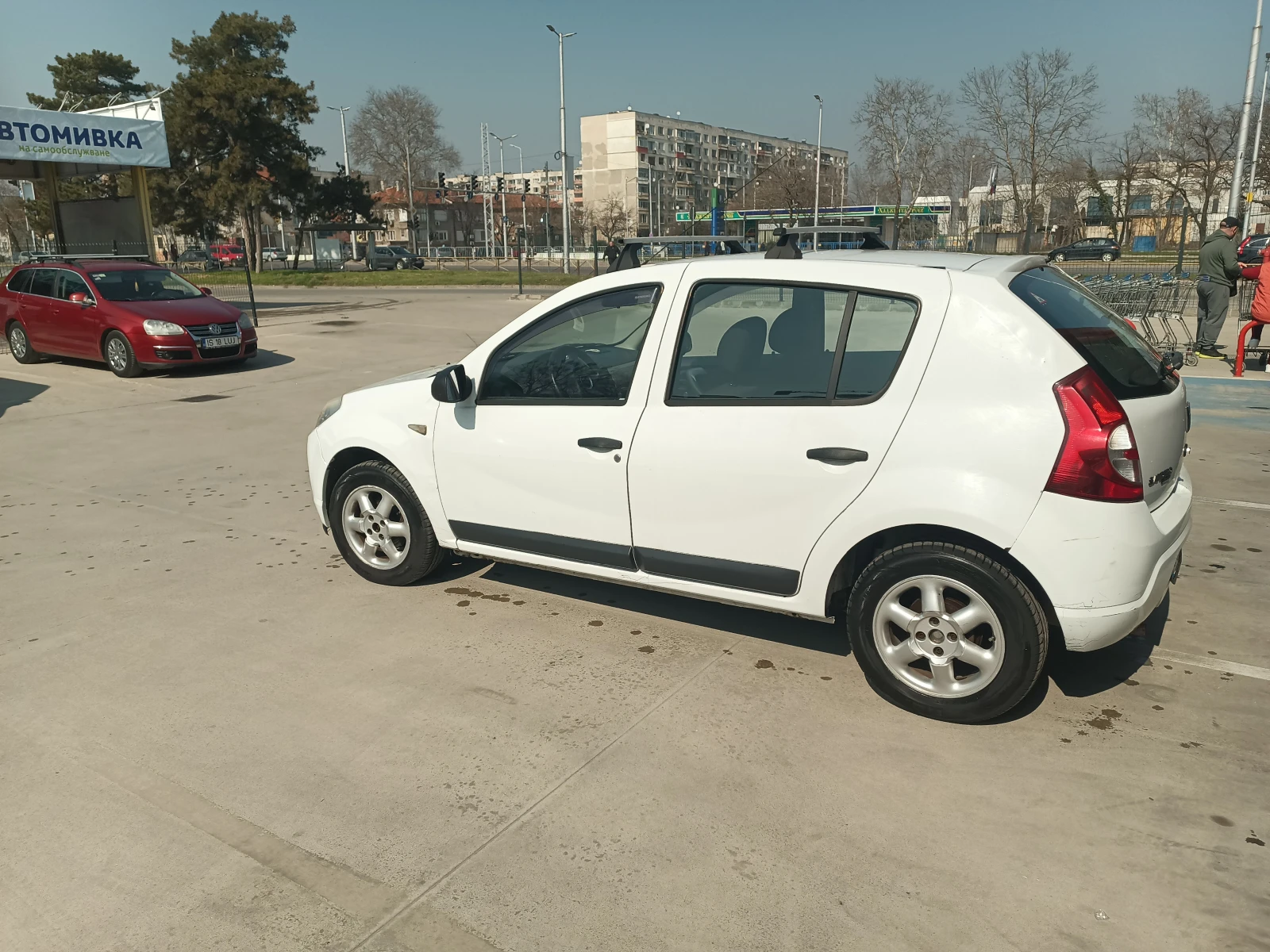 Dacia Sandero MPI, снимка 8 - Автомобили и джипове - 53749650