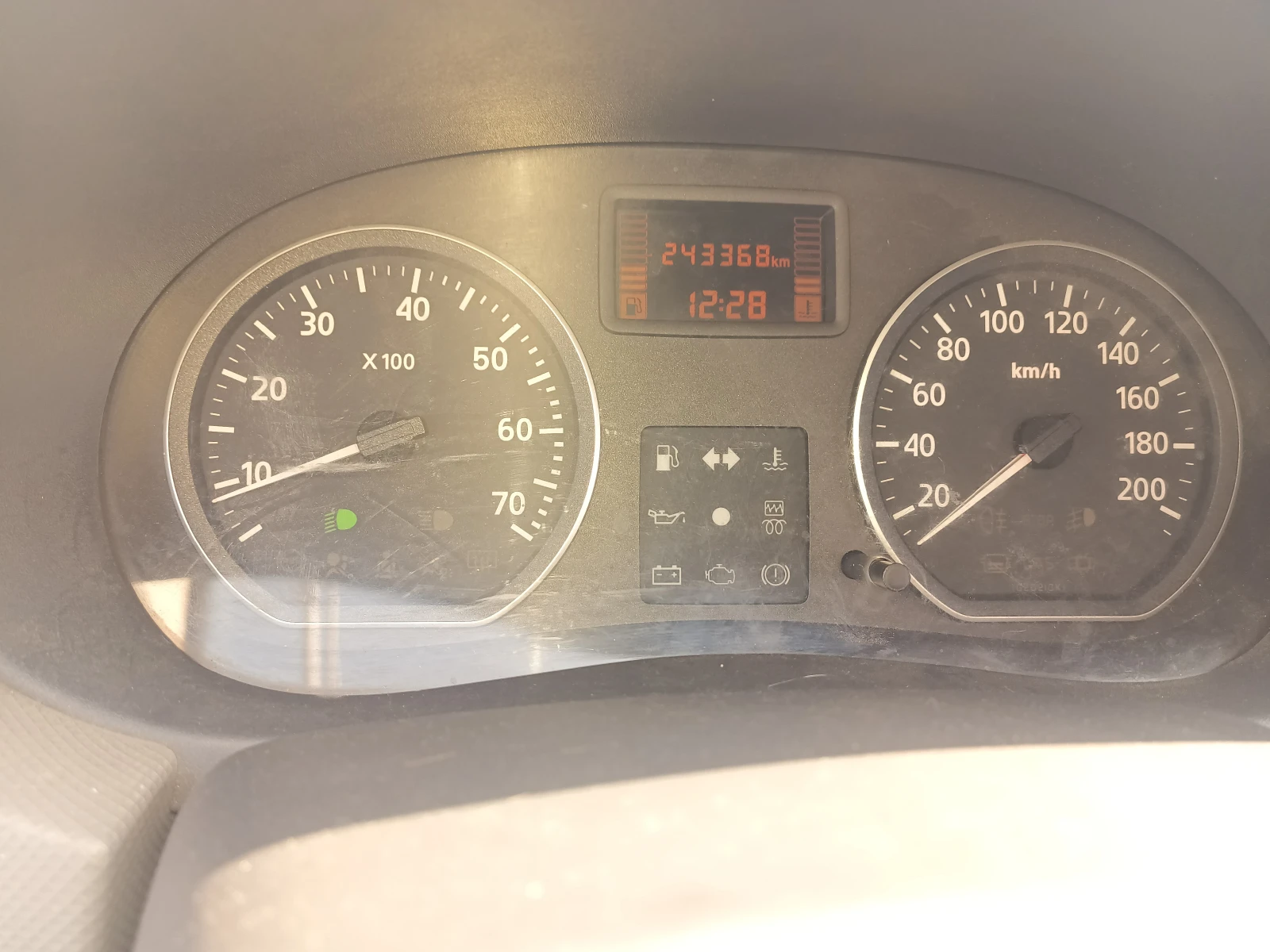 Dacia Sandero MPI, снимка 4 - Автомобили и джипове - 53749650