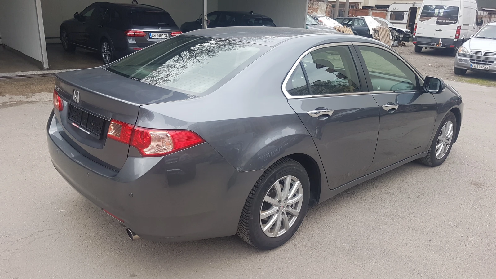 Honda Accord 2.0iAVTOMAT KATO-HOBA, снимка 8 - Автомобили и джипове - 53950725