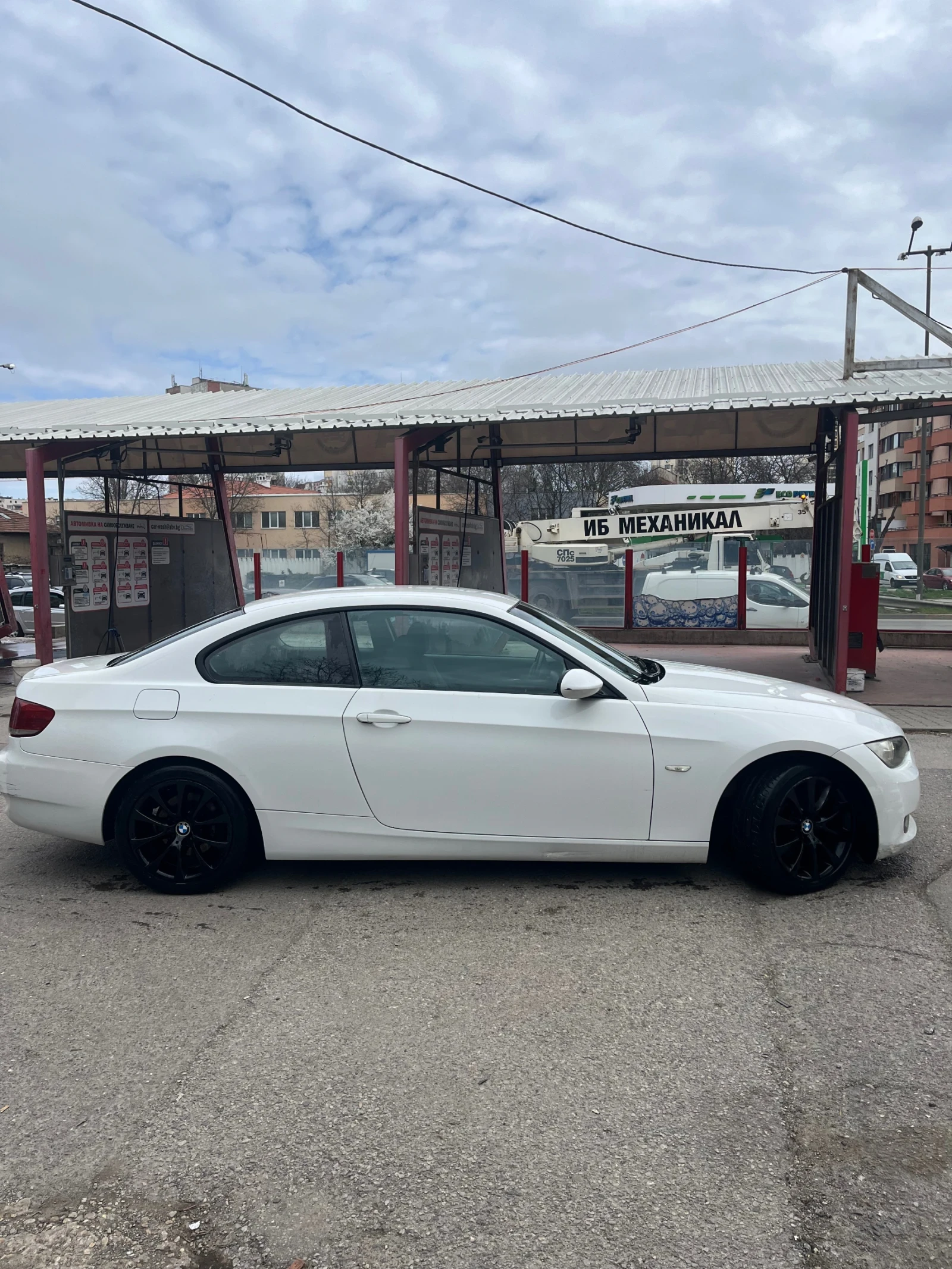 BMW 320, снимка 3 - Автомобили и джипове - 54044861