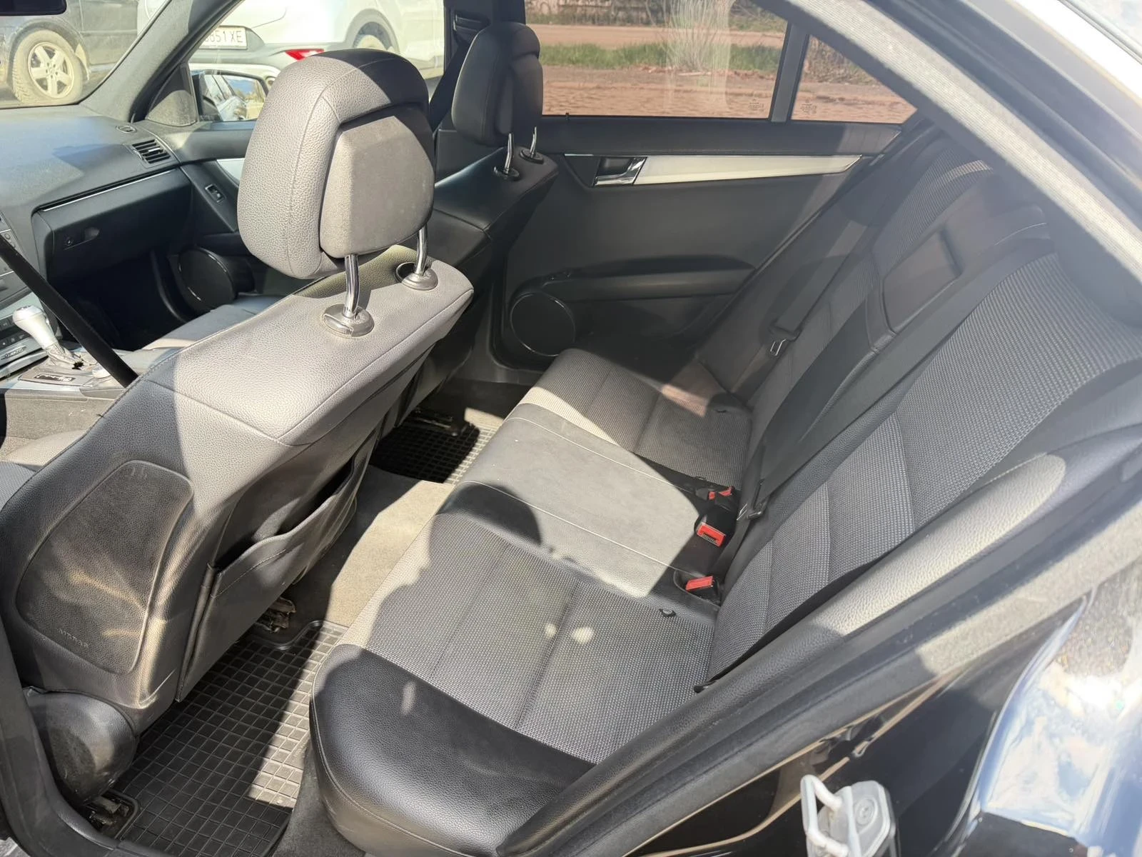 Mercedes-Benz C 350, снимка 13 - Автомобили и джипове - 54183069