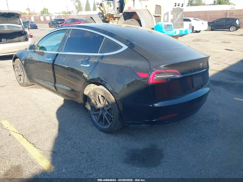 Tesla Model 3 Mid Range RWD, снимка 3 - Автомобили и джипове - 54210347