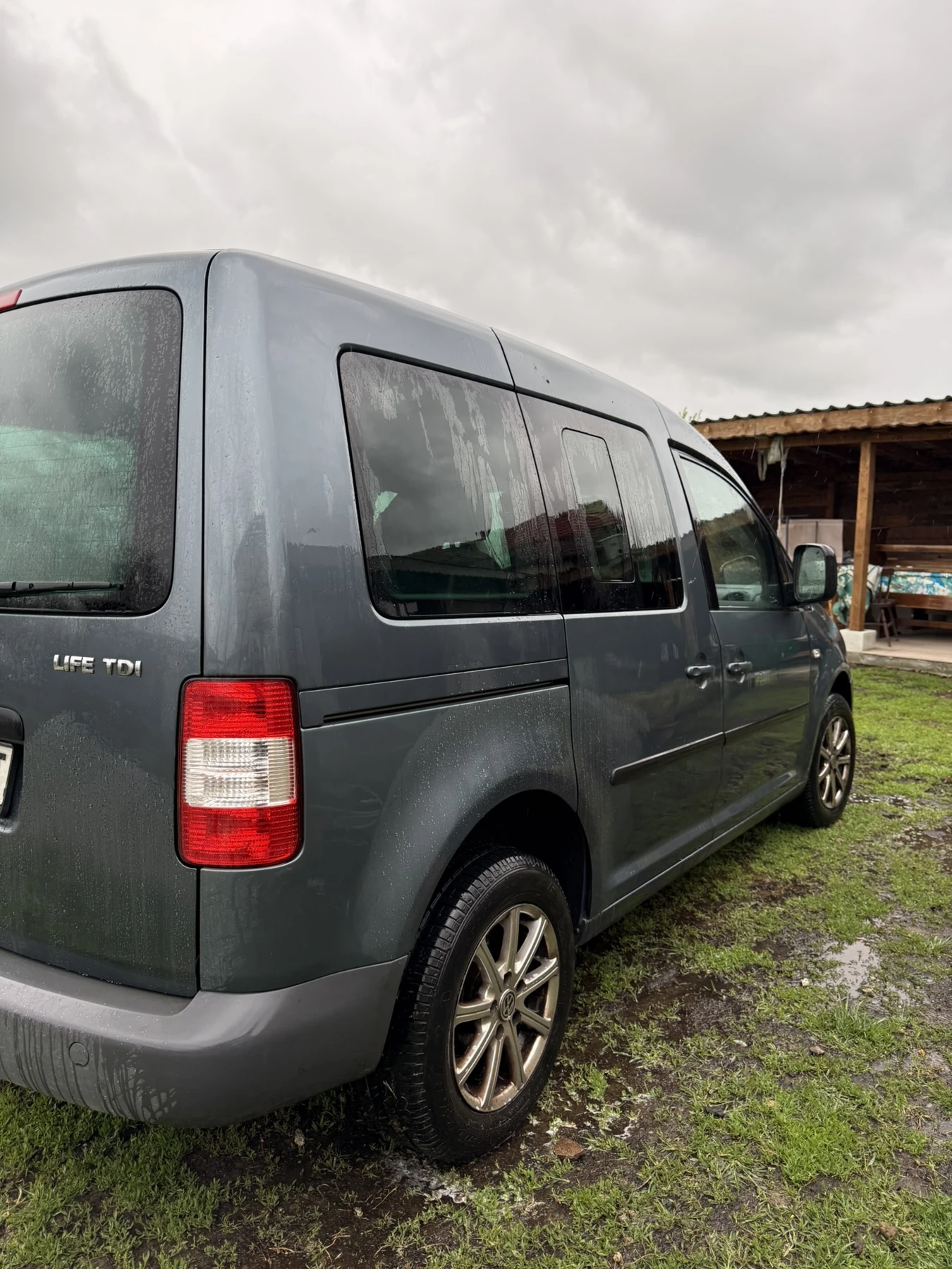 VW Caddy 1.9 LIFE - 5 МЕСТНА, снимка 5 - Автомобили и джипове - 54391764