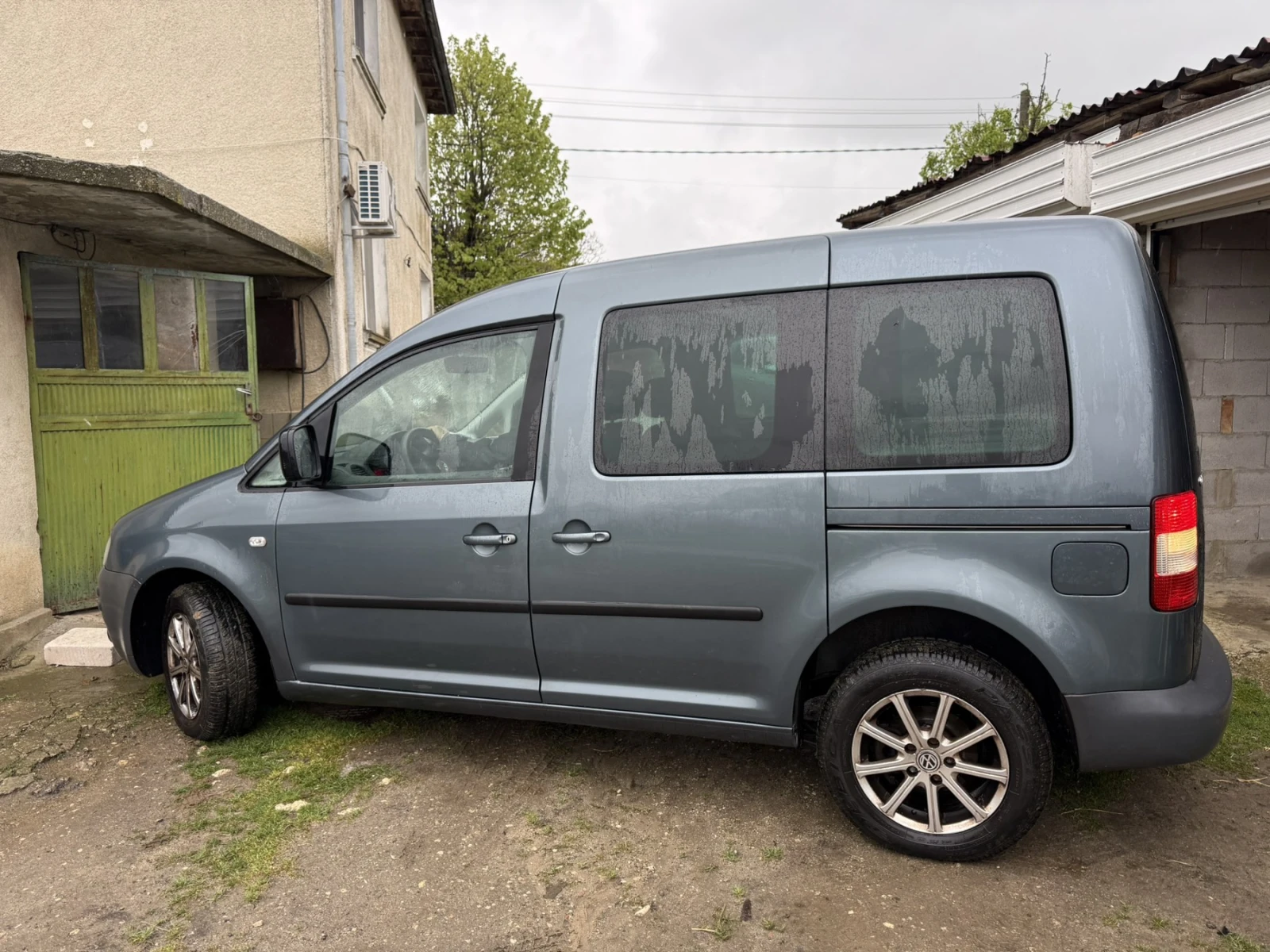 VW Caddy 1.9 LIFE - 5 МЕСТНА, снимка 9 - Автомобили и джипове - 54391764