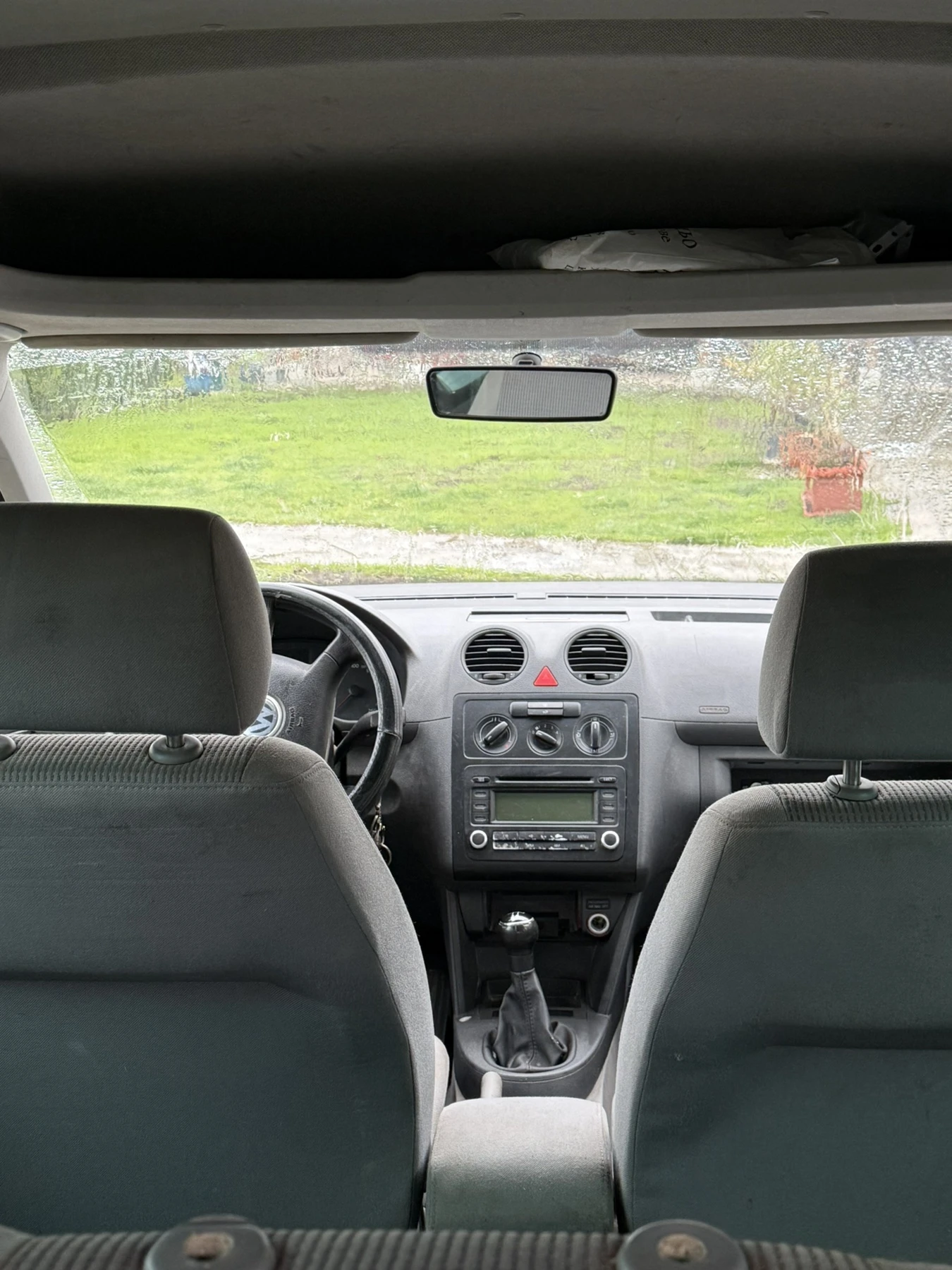 VW Caddy 1.9 LIFE - 5 МЕСТНА, снимка 12 - Автомобили и джипове - 54391764