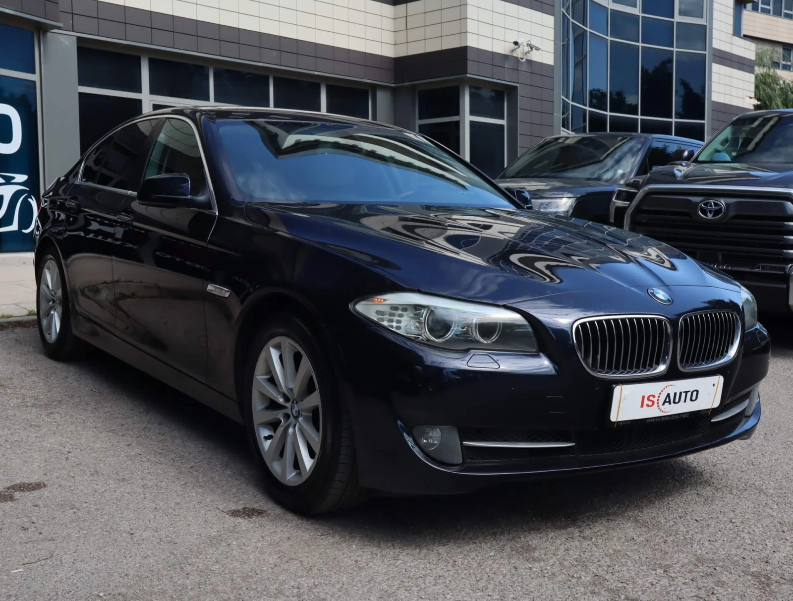 BMW 530 D/Sport/PDC/Xenon/Leader, снимка 3 - Автомобили и джипове - 54760253