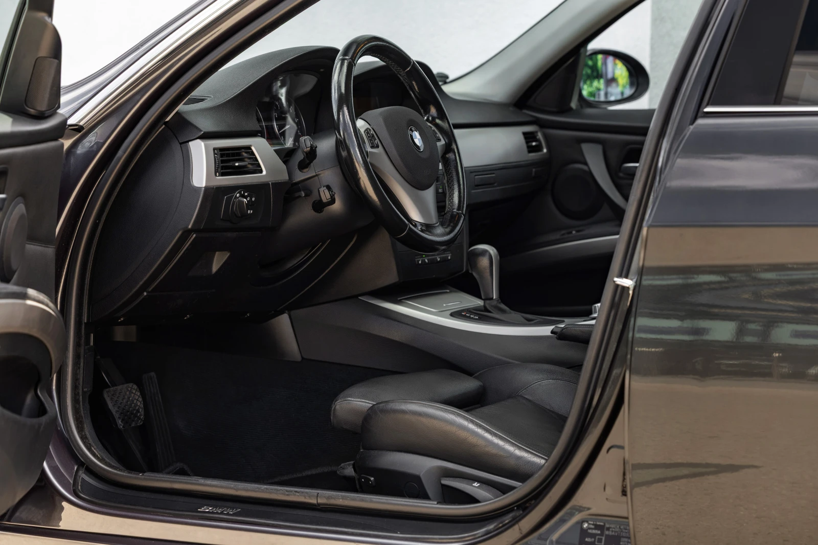 BMW 330 BMW 330XI 258 ГАЗ/ПАНО/DISTRONIC, снимка 7 - Автомобили и джипове - 55261148