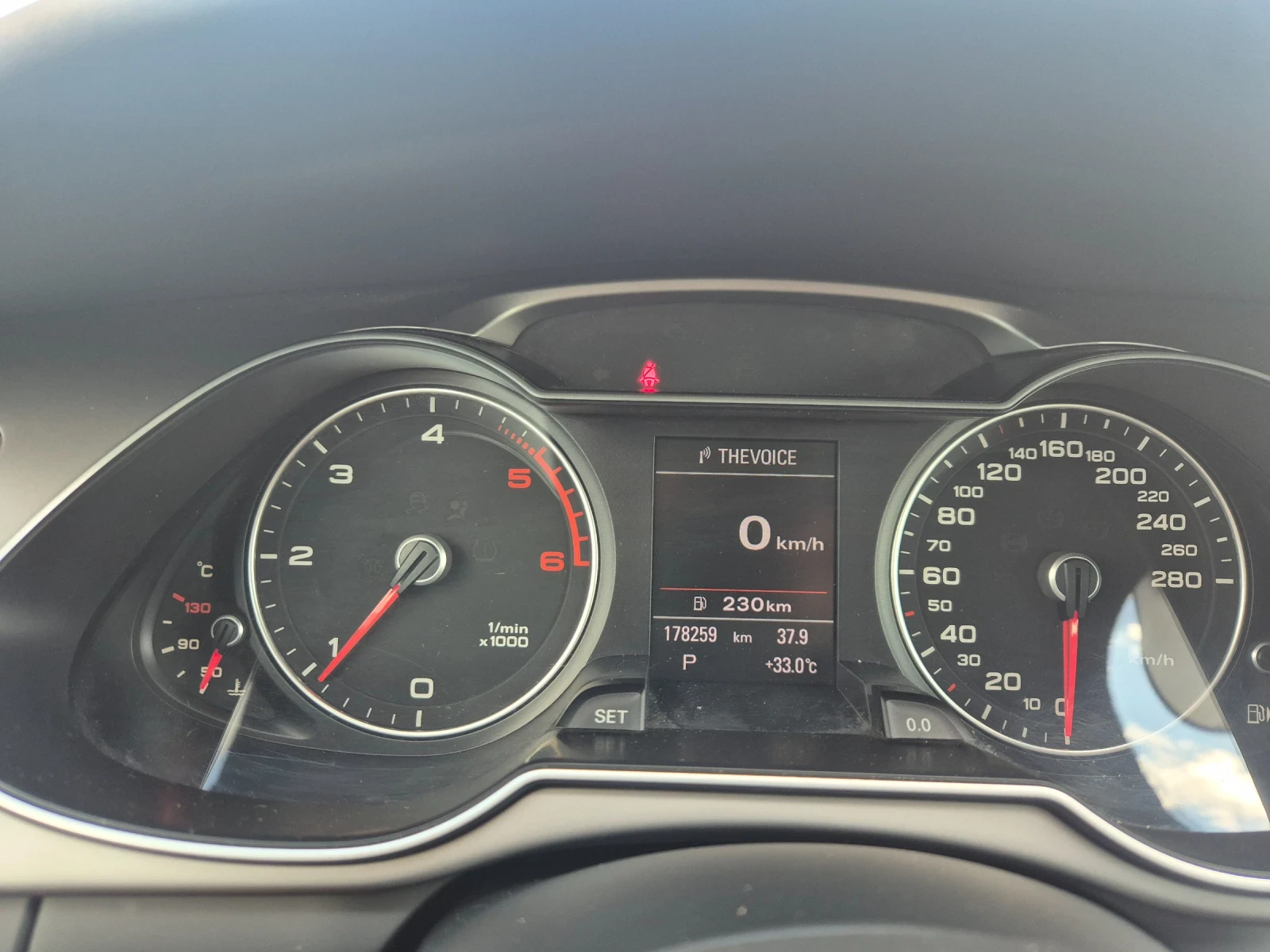 Audi A4 Allroad 2.0tdi, снимка 9 - Автомобили и джипове - 55565480