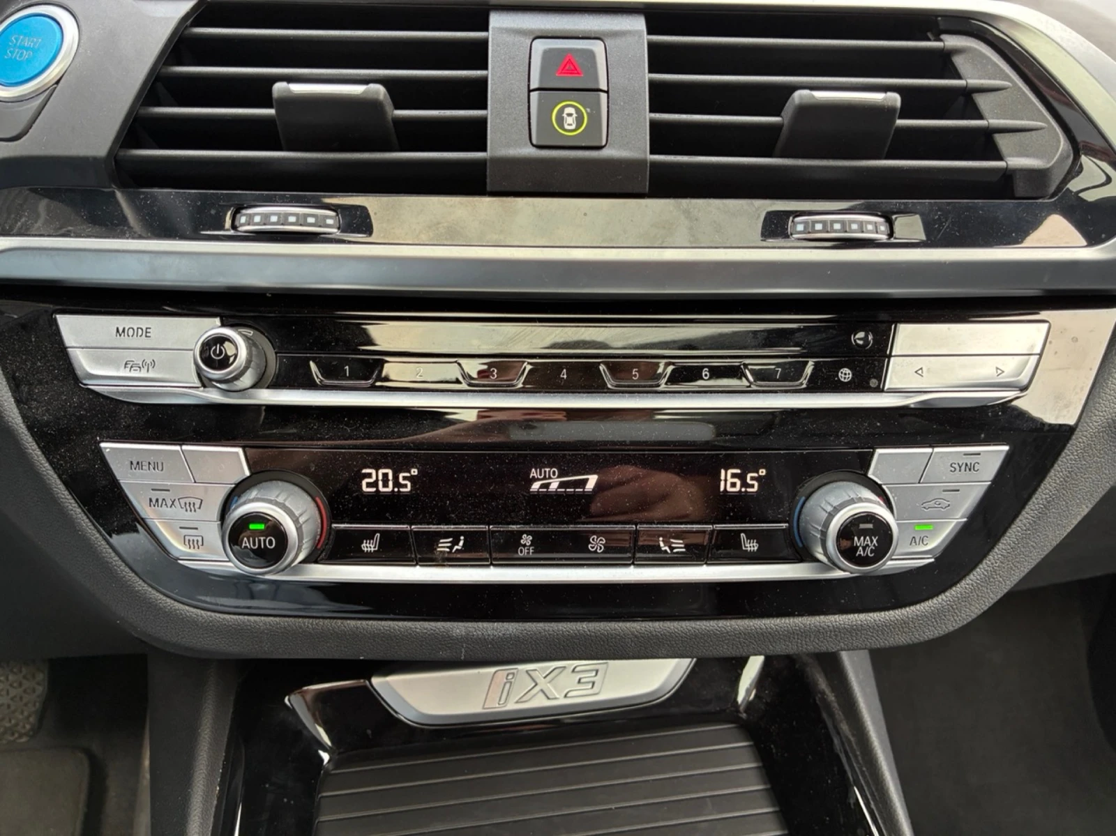 BMW iX3 Impressive 286 к.с Кожа / Подгрев / Панорама, снимка 14 - Автомобили и джипове - 55938281
