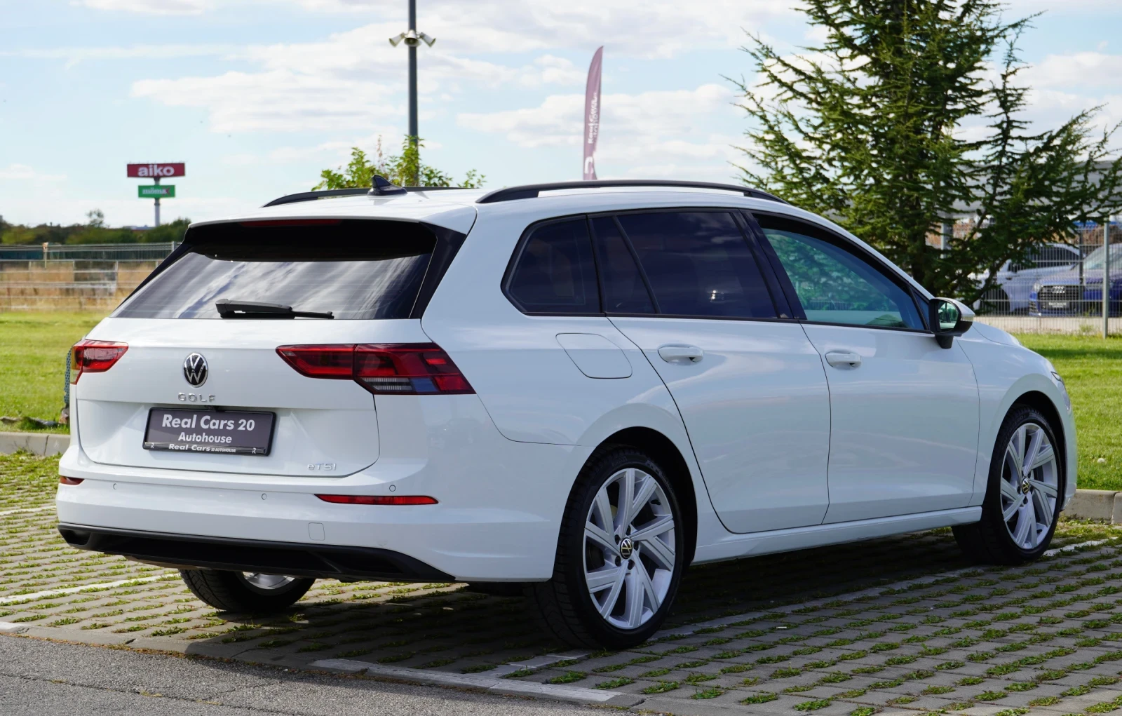 VW Golf VARIANT 1.5 eTSI * CAMERA* 18"* CAPRLAY* , снимка 4 - Автомобили и джипове - 56213304