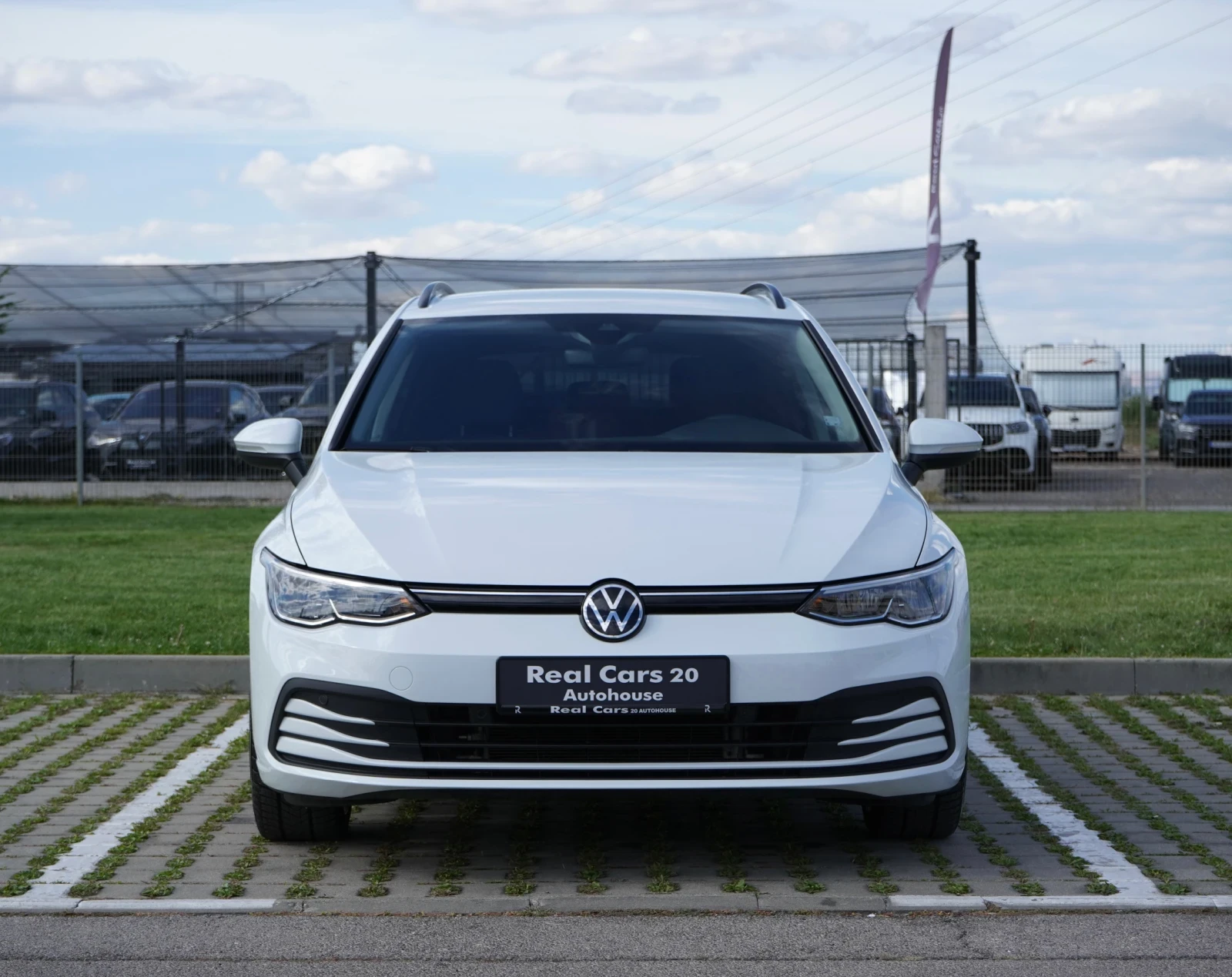 VW Golf VARIANT 1.5 eTSI * CAMERA* 18"* CAPRLAY* , снимка 2 - Автомобили и джипове - 56213304