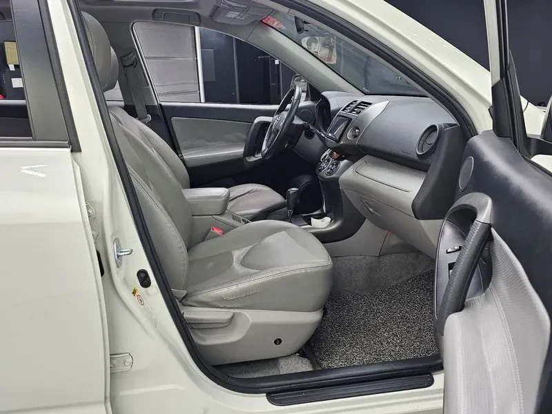 Toyota Rav4 2.5 4Wd 3Rd Generation, снимка 11 - Автомобили и джипове - 55069659