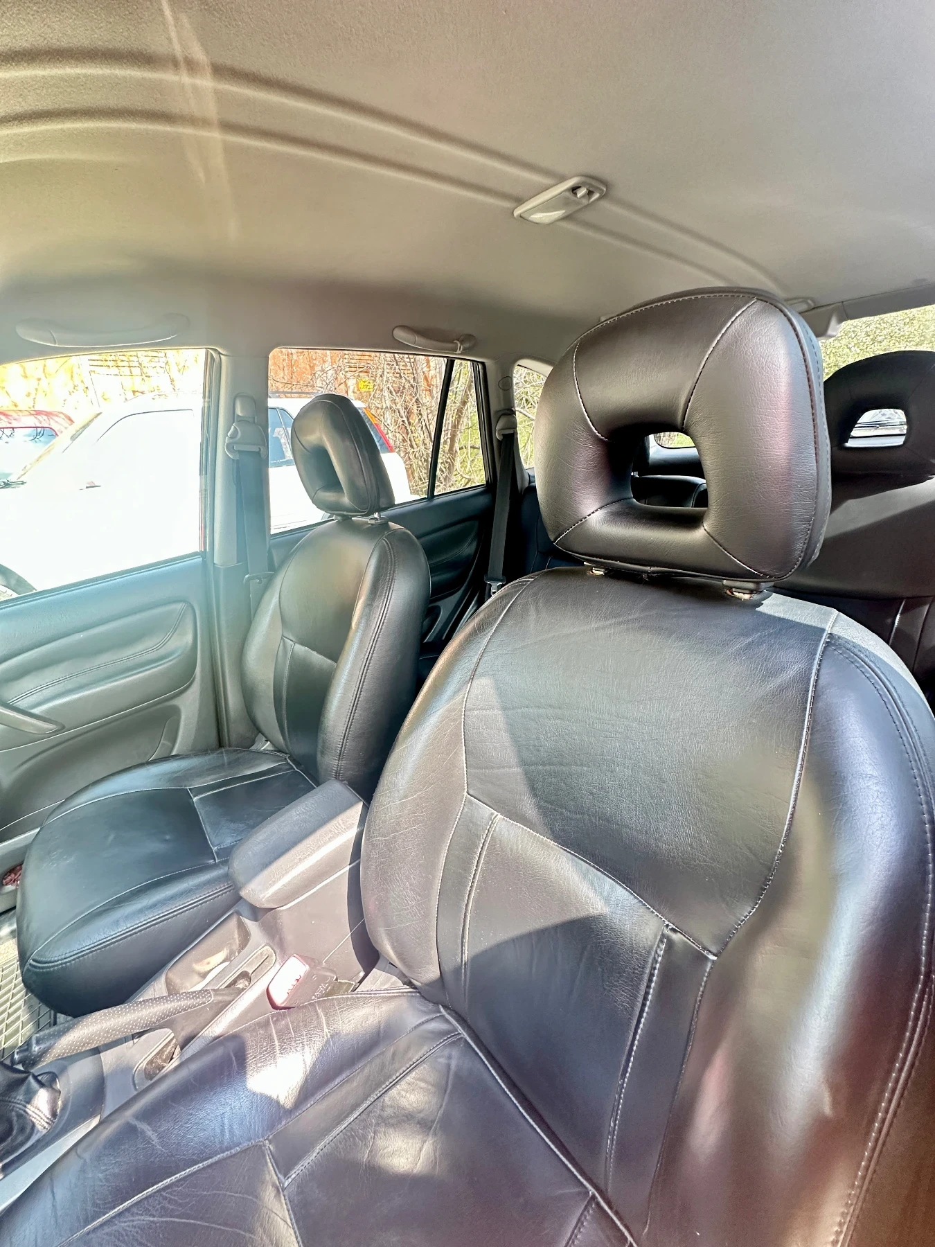 Toyota Rav4 D-4D/4WD - изображение 6
