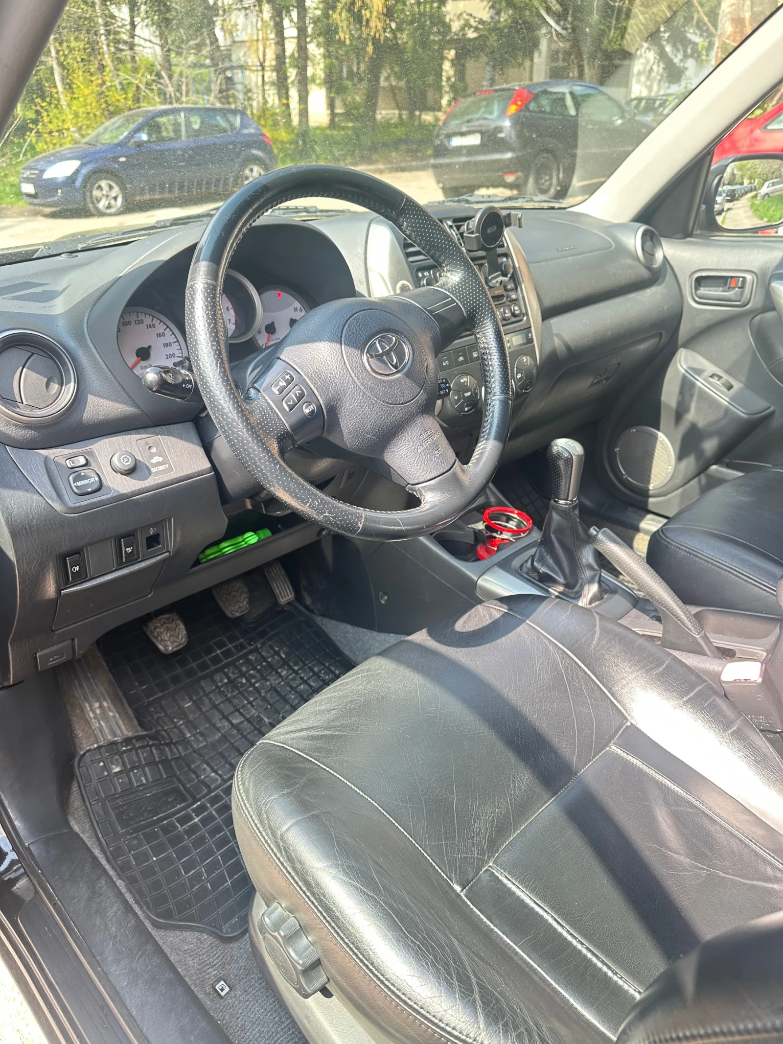 Toyota Rav4 D-4D/4WD - изображение 5