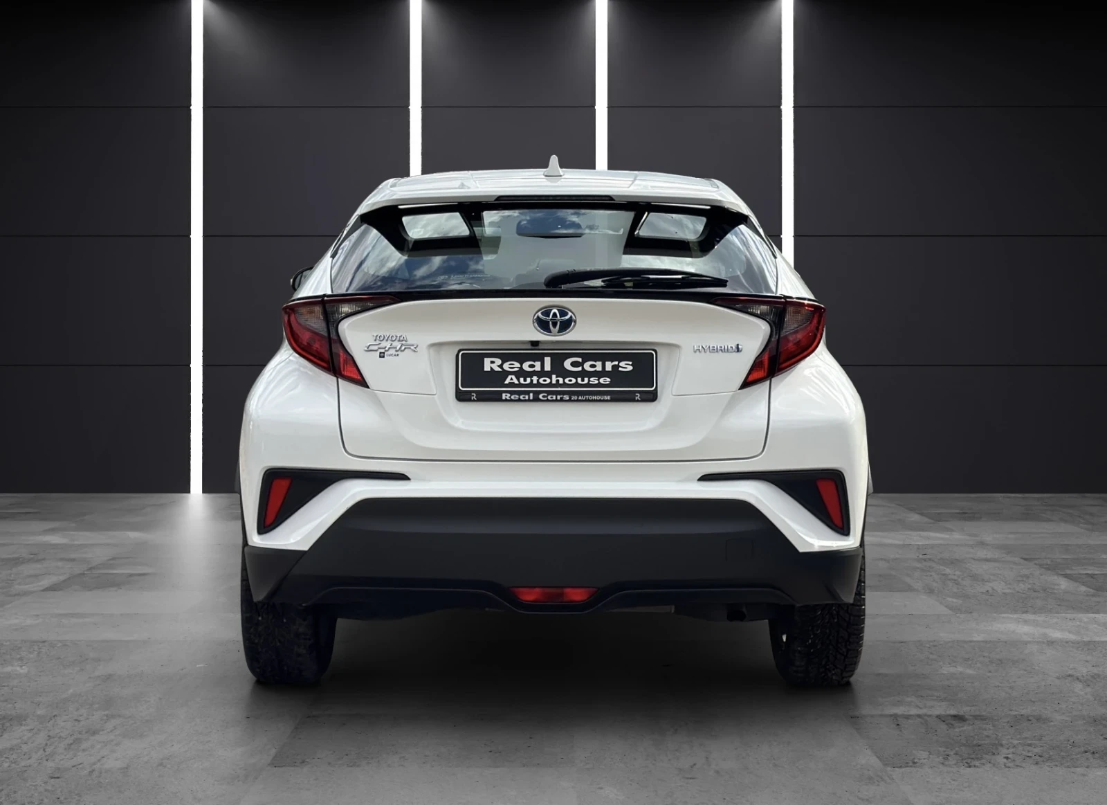 Toyota C-HR 1.8 Hybrid*  - изображение 5