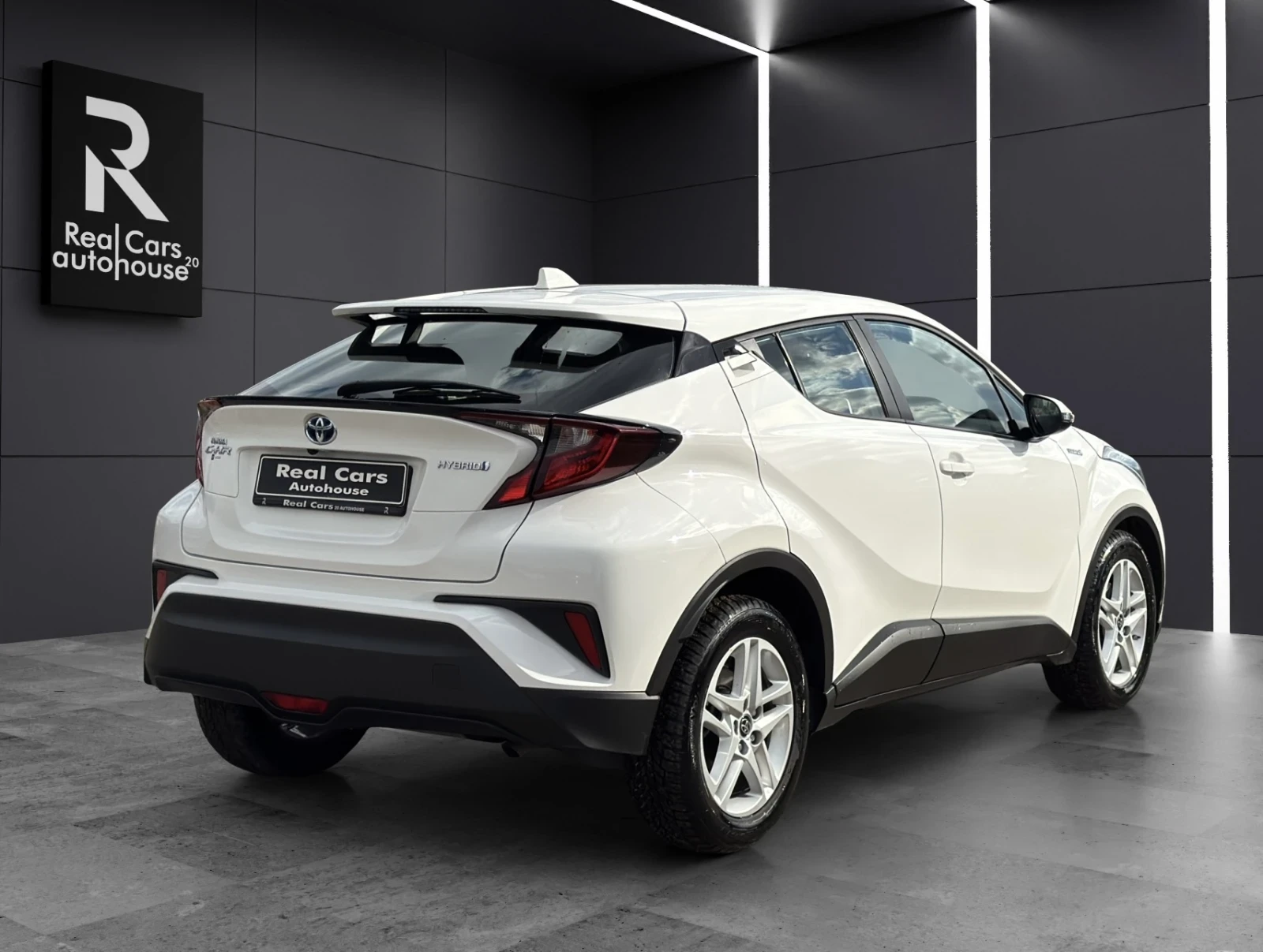 Toyota C-HR 1.8 Hybrid*  - изображение 4