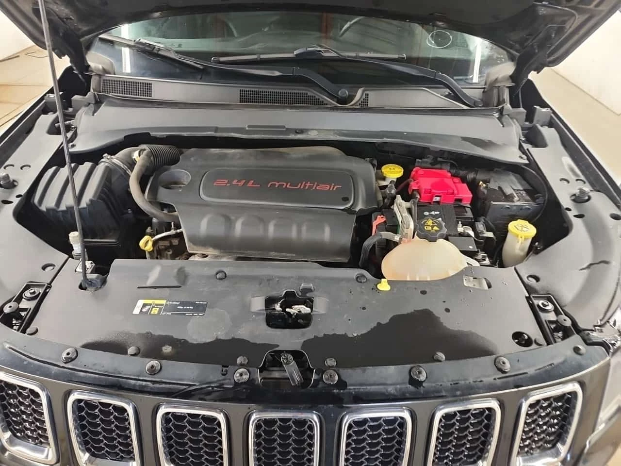Jeep Compass LIMITED/CARFAX/Кожа/Подгрев/Шибедах, снимка 16 - Автомобили и джипове - 54128862