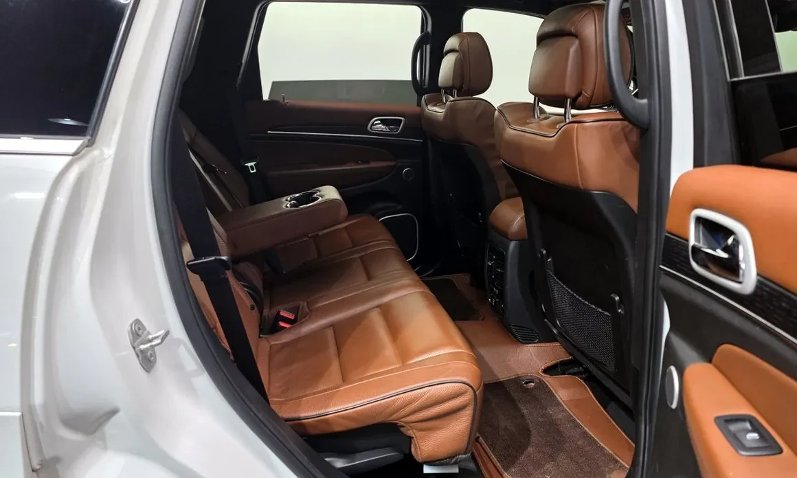 Jeep Grand cherokee 3.6 Summit, снимка 11 - Автомобили и джипове - 54512960
