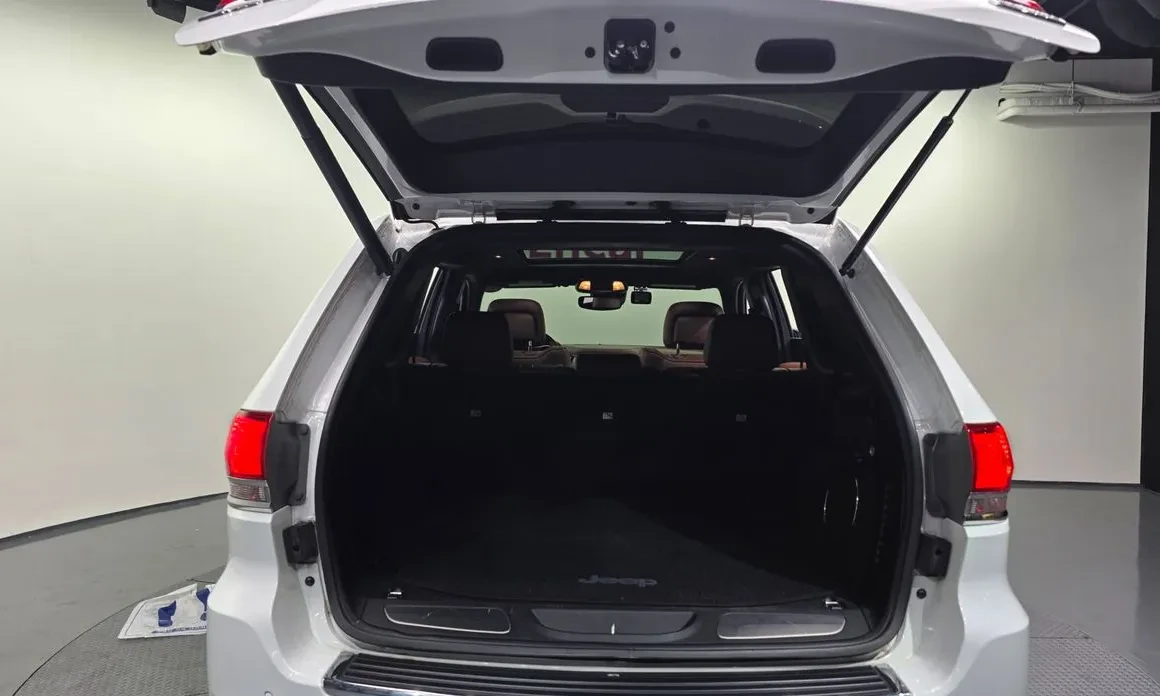 Jeep Grand cherokee 3.6 Summit, снимка 15 - Автомобили и джипове - 54512960